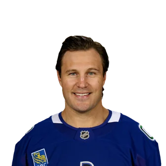 Schenn, Luke headshot